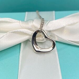 Vintage Tiffany & Co 15 mm Elsa Peretti open heart necklace 16”